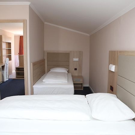 Hotel Ana Gospić Екстериор снимка