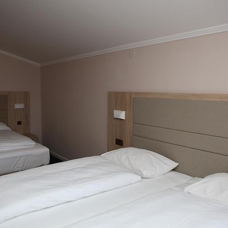 Hotel Ana Gospić Екстериор снимка