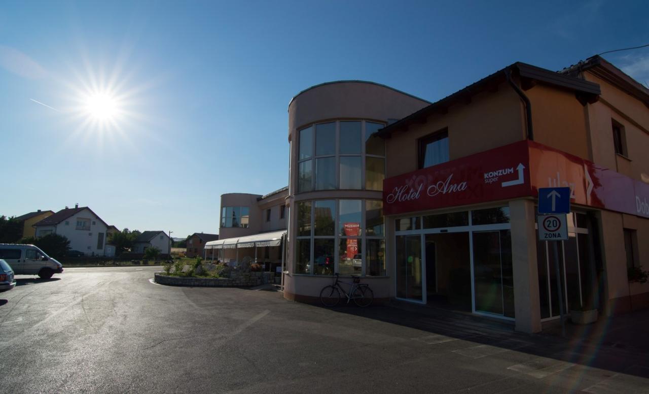 Hotel Ana Gospić Екстериор снимка