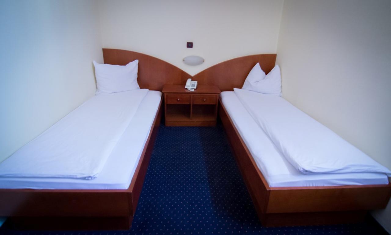 Hotel Ana Gospić Екстериор снимка