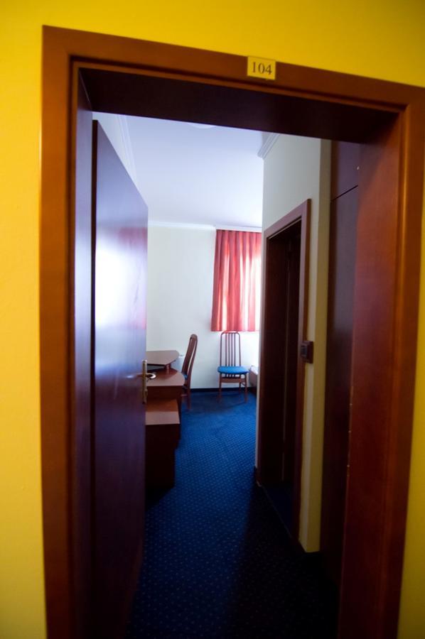 Hotel Ana Gospić Екстериор снимка