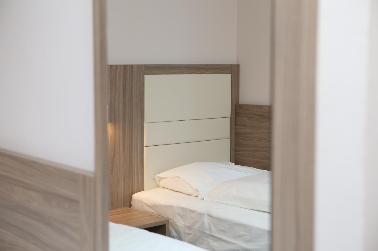 Hotel Ana Gospić Екстериор снимка